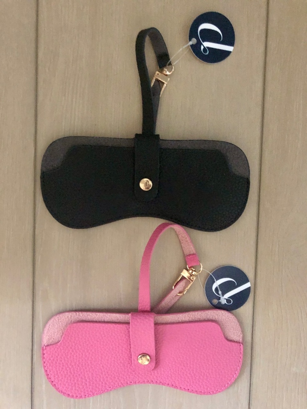 New Set of 2 Eyewear Case Charm